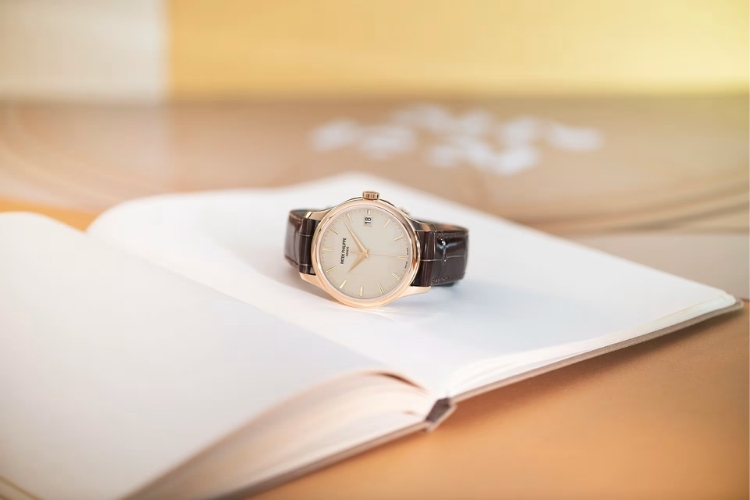 Vì sao Calatrava được xem là chiếc Dress Watch chuẩn mực? 5 Kỳ Lân Luxury vi sao patek philippe calatrava la dress watch chuan muc 9 Vì sao Calatrava được xem là chiếc Dress Watch chuẩn mực?