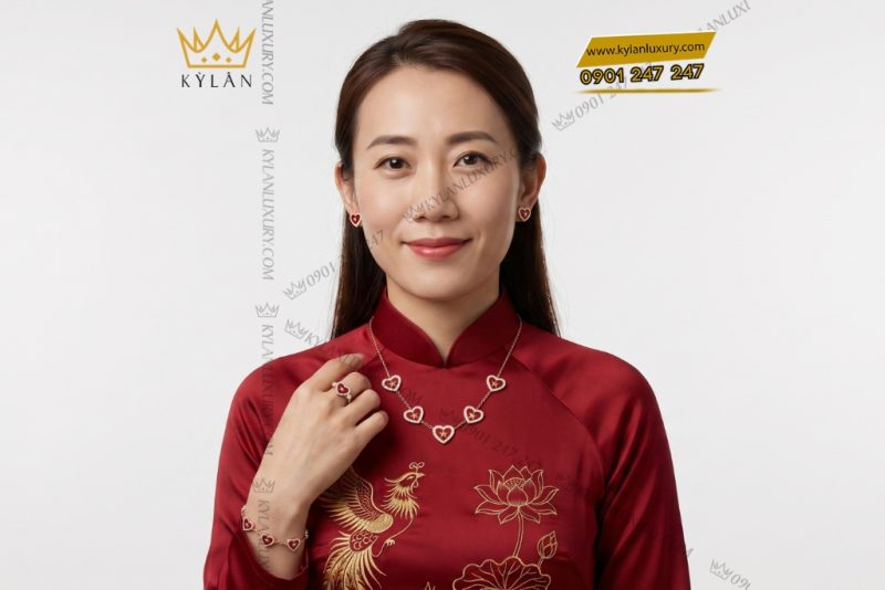 Bộ trang sức Việt Nam vàng hồng đính kim cương