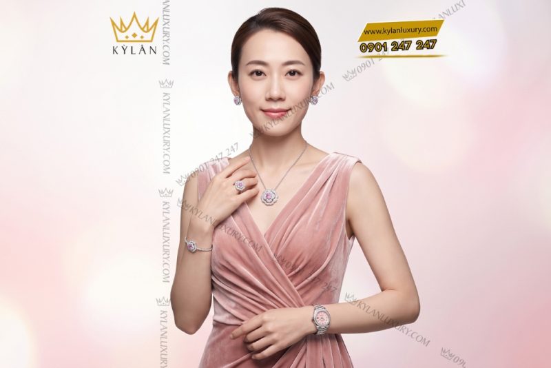 Bộ trang sức kim cương đính sapphire