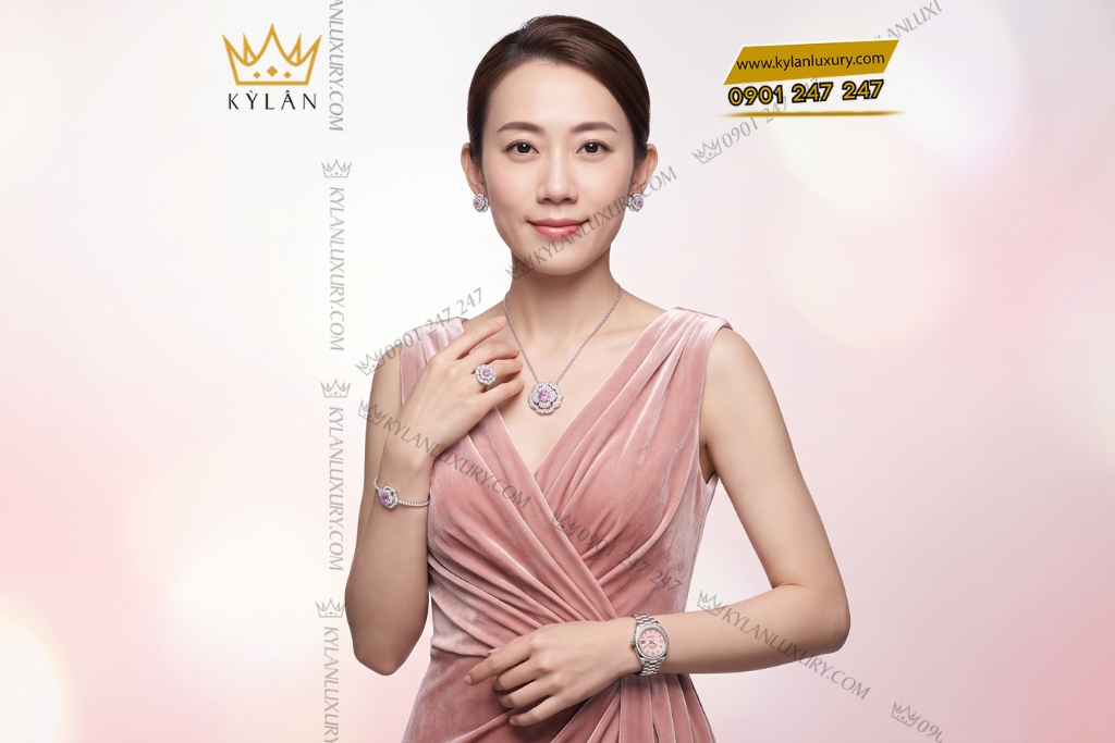 Bộ trang sức kim cương đính sapphire