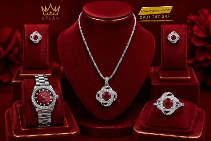 Bộ trang sức kim cương đính sapphire đỏ