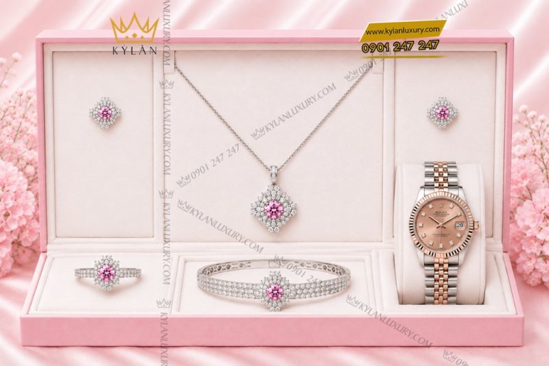 Bộ trang sức kim cương đính sapphire hồng