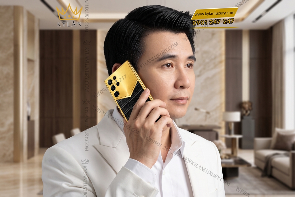 Điện thoại Samsung Galaxy S26 Ultra custom vàng bọc da cá sấu 
