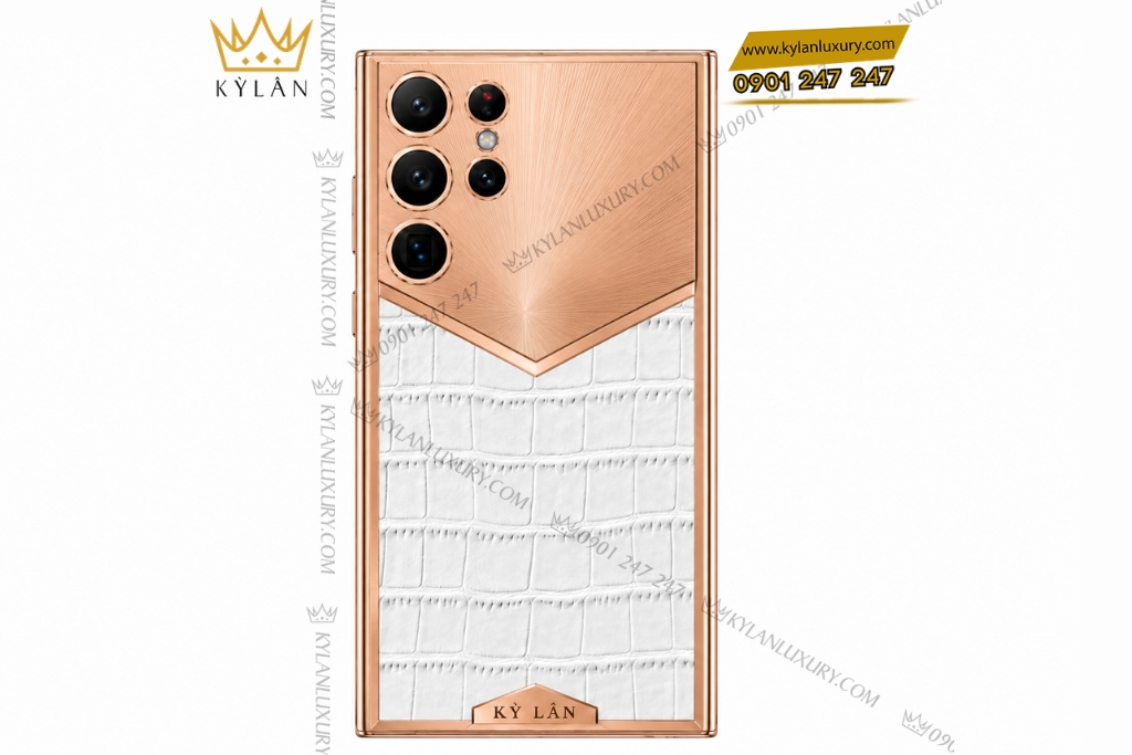 Kỳ Lân Luxury Dien thoai Samsung Galaxy S26 Ultra custom vang hong boc da ca sau 1 Điện thoại Samsung Galaxy S26 Ultra custom vàng hồng bọc da cá sấu