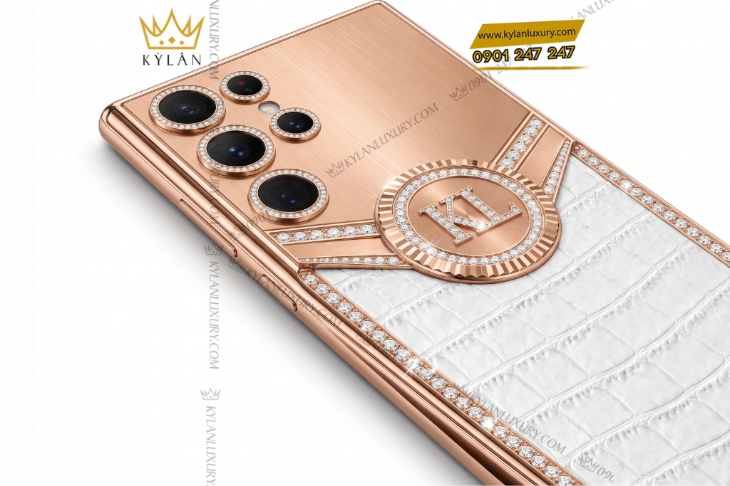 Điện thoại Samsung Galaxy S26 Ultra custom vàng hồng bọc da cá sấu đính kim cương