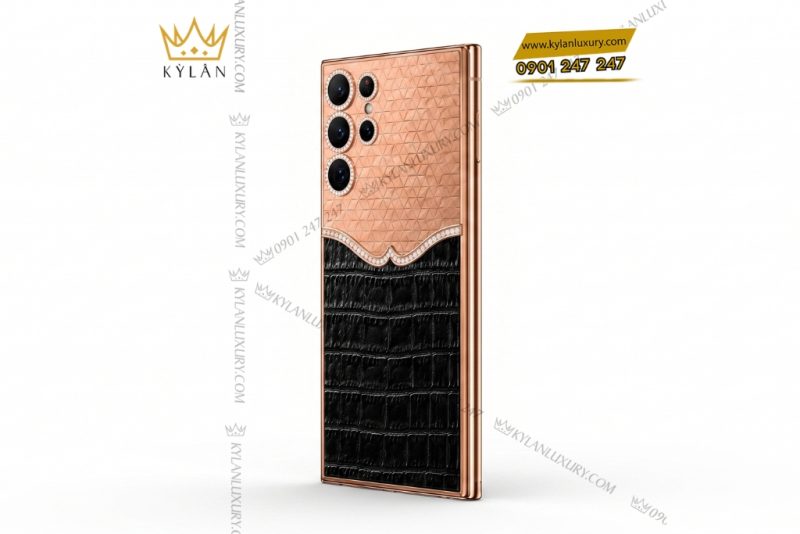 Điện thoại Samsung Galaxy S26 Ultra custom vàng hồng bọc da cá sấu đính kim cương