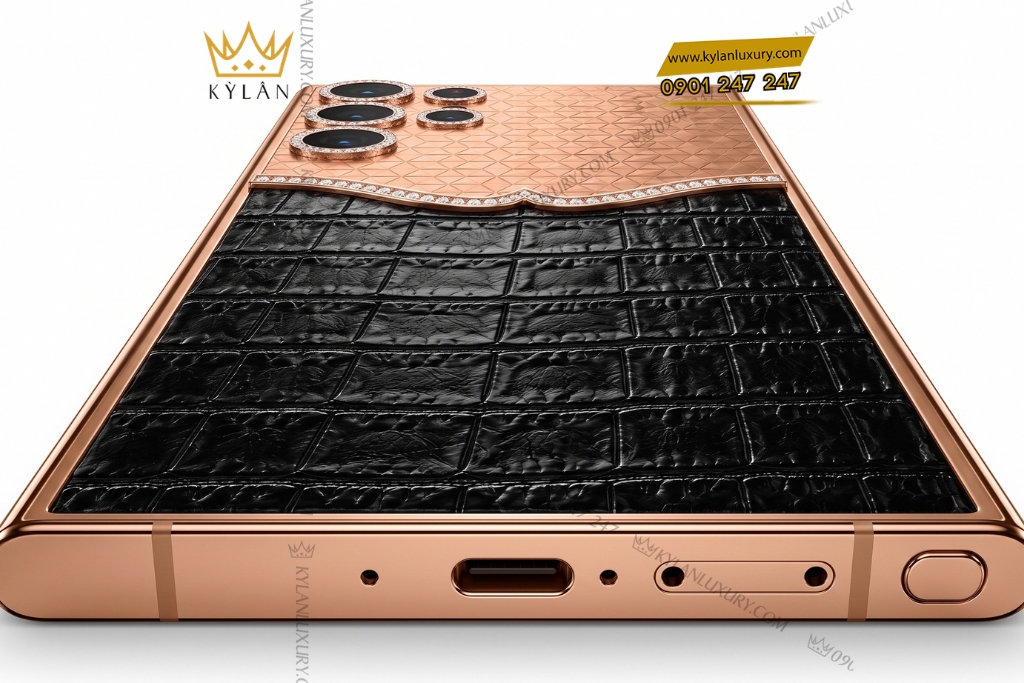 Điện thoại Samsung Galaxy S26 Ultra custom vàng hồng bọc da cá sấu đính kim cương