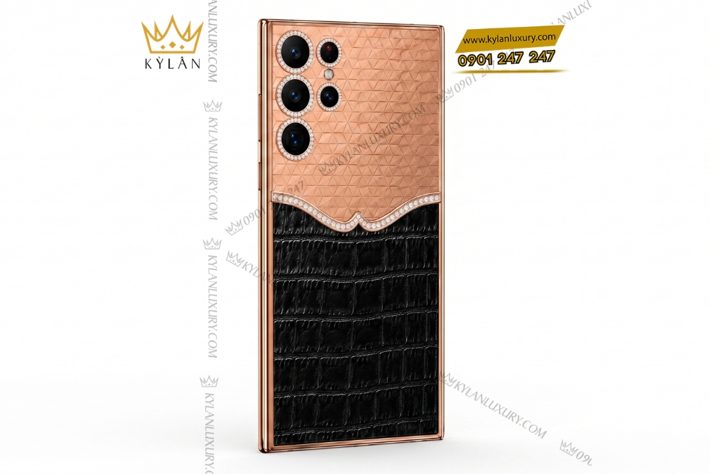 Điện thoại Samsung Galaxy S26 Ultra custom vàng hồng bọc da cá sấu đính kim cương