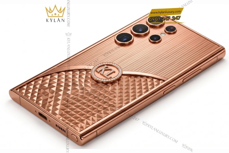 dien-thoai-samsung-galaxy-s26-ultra-custom-vang-hong-hoa-tiet-dinh-kim-cuong Điện thoại Samsung Galaxy S26 Ultra custom vàng hồng đính kim cương