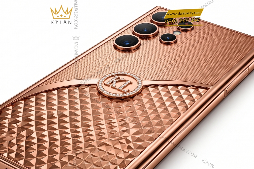 Điện thoại Samsung Galaxy S26 Ultra custom vàng hồng đính kim cương 12 Kỳ Lân Luxury Dien thoai Samsung Galaxy S26 Ultra custom vang hong dinh kim cuong 3 1 Điện thoại Samsung Galaxy S26 Ultra custom vàng hồng đính kim cương