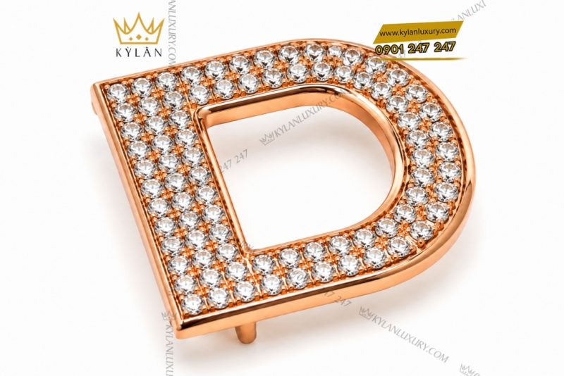 Mặt thắt lưng chữ D vàng hồng Au750 đính kim cương