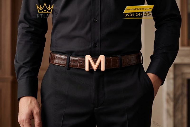 Mặt thắt lưng chữ M vàng hồng Au750