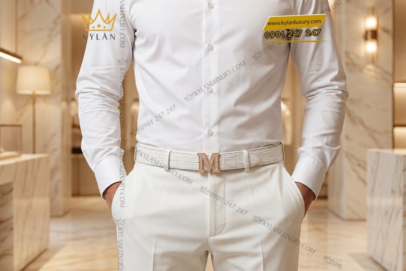 Mặt thắt lưng chữ M vàng hồng Au750 đính kim cương