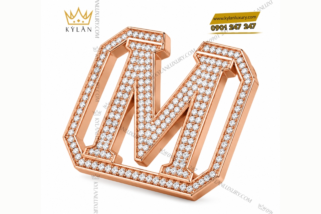 Kỳ Lân Luxury Mat that lung chu M vang hong Au750 dinh kim cuong 3 1 Mặt thắt lưng chữ M vàng hồng Au750 đính kim cương