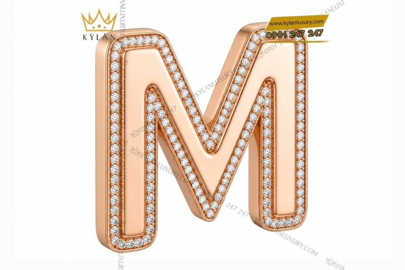 Mặt thắt lưng chữ M vàng hồng Au750 viền kim cương