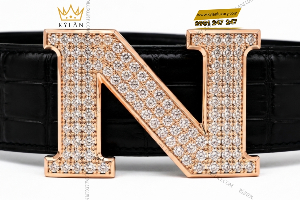 Mặt thắt lưng chữ N vàng hồng Au750 đính kim cương 13 Kỳ Lân Luxury Mat that lung chu N vang hong Au750 dinh kim cuong 6 Mặt thắt lưng chữ N vàng hồng Au750 đính kim cương