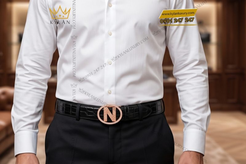 Mặt thắt lưng chữ N vàng hồng Au750 viền kim cương
