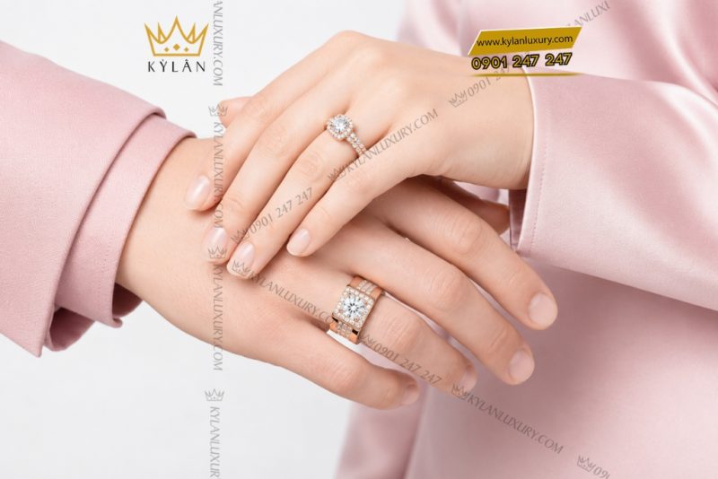 Nhẫn cặp vàng hồng Au750 đính kim cương