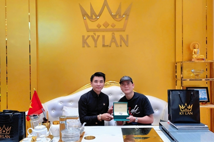 Kỳ Lân Luxury alpine eagle bo suu tap dong ho the thao bieu tuong cua chopard 4 Alpine Eagle – Bộ sưu tập đồng hồ thể thao biểu tượng của Chopard