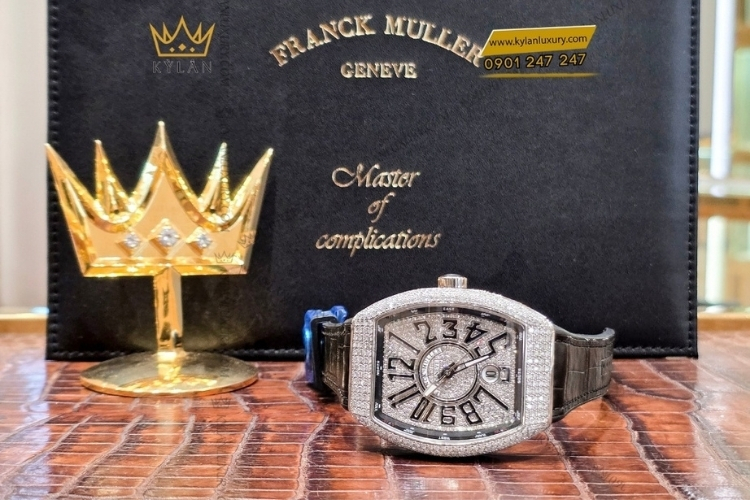 Chiếc Franck Muller kim cương vô cùng ang trọng nổi bật tại Kỳ Lân.