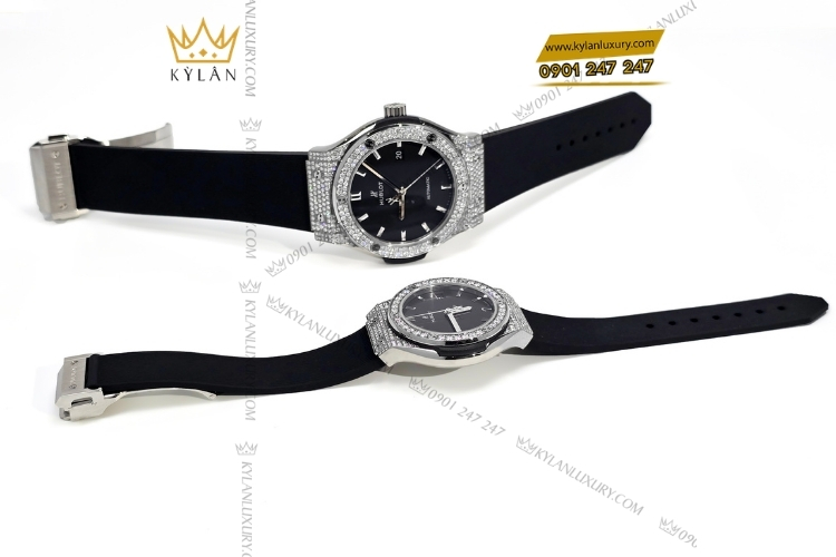 Cặp đôi Hublot Classic Fusion đính kim cương được nhiều khách hàng lựa chọn tại Kỳ Lân 5 Kỳ Lân Luxury cap doi hublot classic fusion 42mm 33mm dinh kim cuong 7 Cặp đôi Hublot Classic Fusion đính kim cương được nhiều khách hàng lựa chọn tại Kỳ Lân
