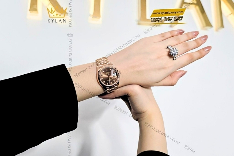 Kỳ Lân Luxury cap doi rolex vang hong chocolate 228235 278275 tai ky lan 7 Cặp đôi Rolex vàng hồng Chocolate 228235 & 278275 nổi bật tại Kỳ Lân