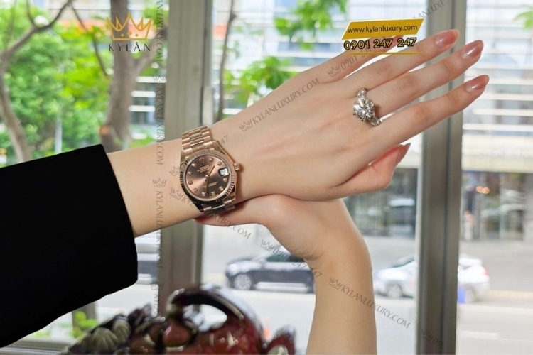Kỳ Lân Luxury cap doi rolex vang hong chocolate 228235 278275 tai ky lan 8 Cặp đôi Rolex vàng hồng Chocolate 228235 & 278275 nổi bật tại Kỳ Lân