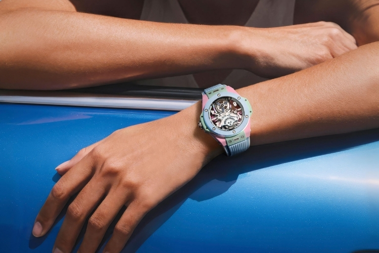 Hublot Loves Summer 2026: Hành trình sắc màu trở lại cùng những tuyệt tác Big Bang Ceramic 2 Chiến dịch Hublot Loves Summer 2026 đánh dấu sự trở lại của loạt Big Bang lấy cảm hứng từ Địa Trung Hải.