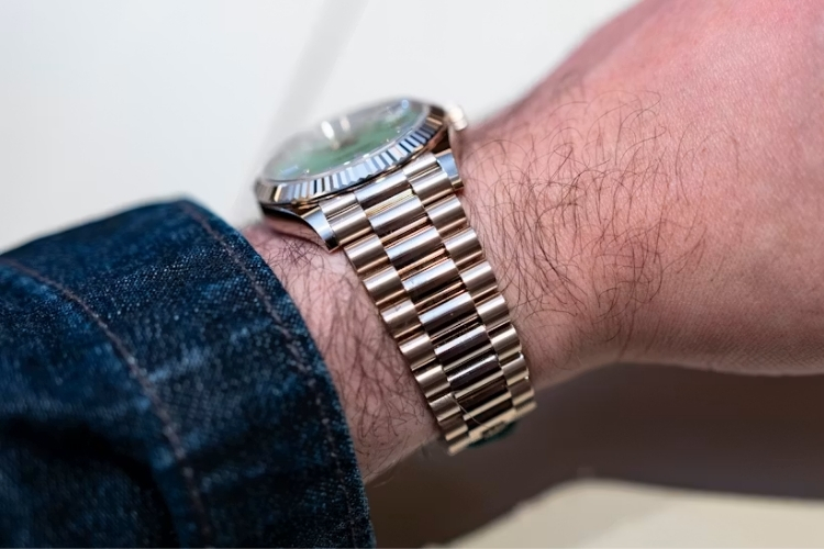 Jubilee Gold – Dấu ấn mới trong nghệ thuật chế tác của Rolex 3 Kỳ Lân Luxury jubilee gold la gi hop kim vang moi cua rolex 5 Jubilee Gold – Dấu ấn mới trong nghệ thuật chế tác của Rolex