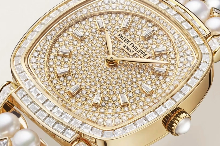 Kỳ Lân Luxury nghe thuat tren patek philippe gondolo 7042 100r 010 9 Nghệ thuật nạm kim cương và ngọc trai trên Patek Philippe Gondolo 7042/100R-010
