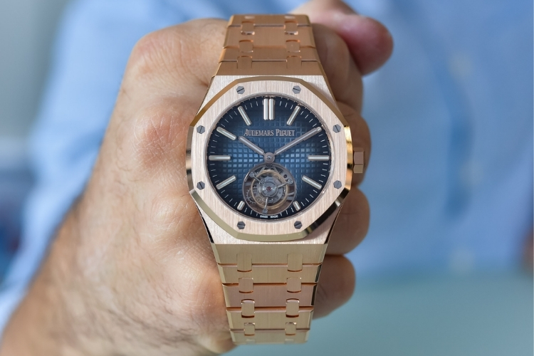 Kỳ Lân Luxury tai sao dong ho co van duoc yeu thich trong thoi dai smartwatch 7 Tại sao đồng hồ cơ vẫn được yêu thích trong thời đại smartwatch?