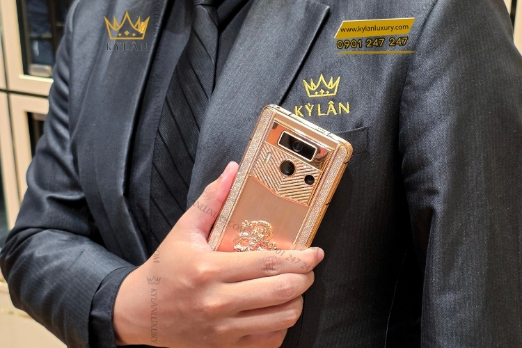 Điện thoại Vertu Meta 2 rồng vàng hồng đính kim cương 2 Kỳ Lân Luxury vertu meta 2 rong vang hong dinh kim cuong 5 Điện thoại Vertu Meta 2 rồng vàng hồng đính kim cương