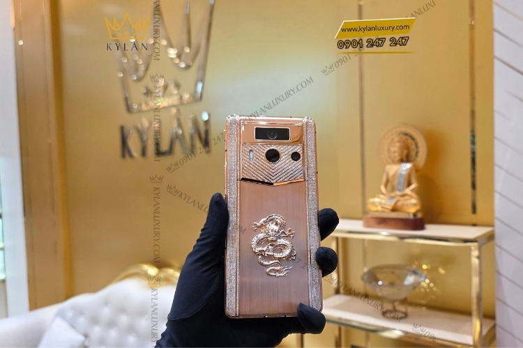Điện thoại Vertu Meta 2 rồng vàng hồng đính kim cương 15 Kỳ Lân Luxury vertu meta 2 rong vang hong dinh kim cuong 7 Điện thoại Vertu Meta 2 rồng vàng hồng đính kim cương