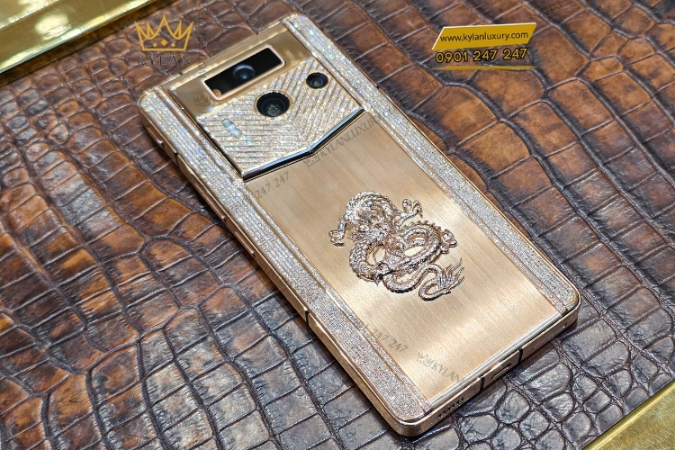 Điện thoại Vertu Meta 2 rồng vàng hồng đính kim cương 14 Kỳ Lân Luxury vertu meta 2 rong vang hong dinh kim cuong 8 Điện thoại Vertu Meta 2 rồng vàng hồng đính kim cương