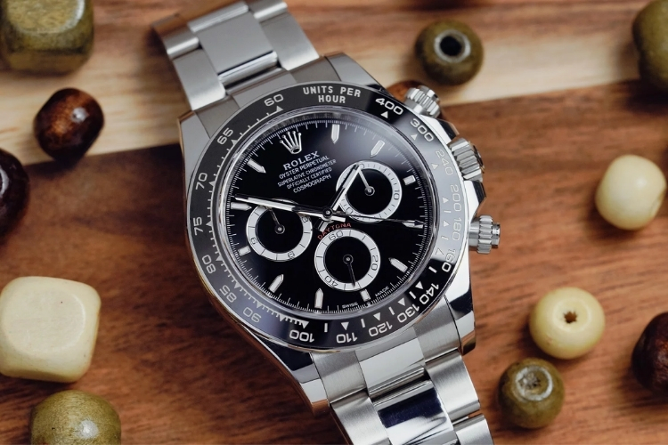 Kỳ Lân Luxury y nghia ba mat so phu tren rolex daytona 2 Ý nghĩa của ba mặt số phụ trên Rolex Daytona – Biểu tượng của hiệu suất và tốc độ