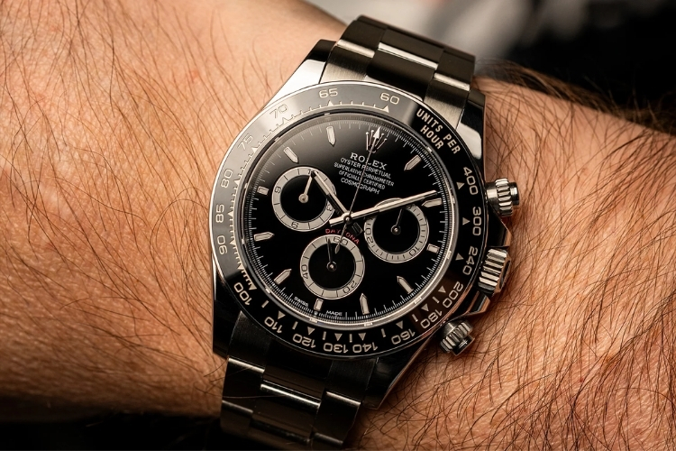 Kỳ Lân Luxury y nghia ba mat so phu tren rolex daytona 3 Ý nghĩa của ba mặt số phụ trên Rolex Daytona – Biểu tượng của hiệu suất và tốc độ