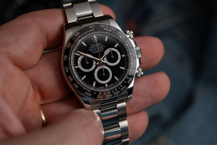 Kỳ Lân Luxury y nghia ba mat so phu tren rolex daytona 9 Ý nghĩa của ba mặt số phụ trên Rolex Daytona – Biểu tượng của hiệu suất và tốc độ