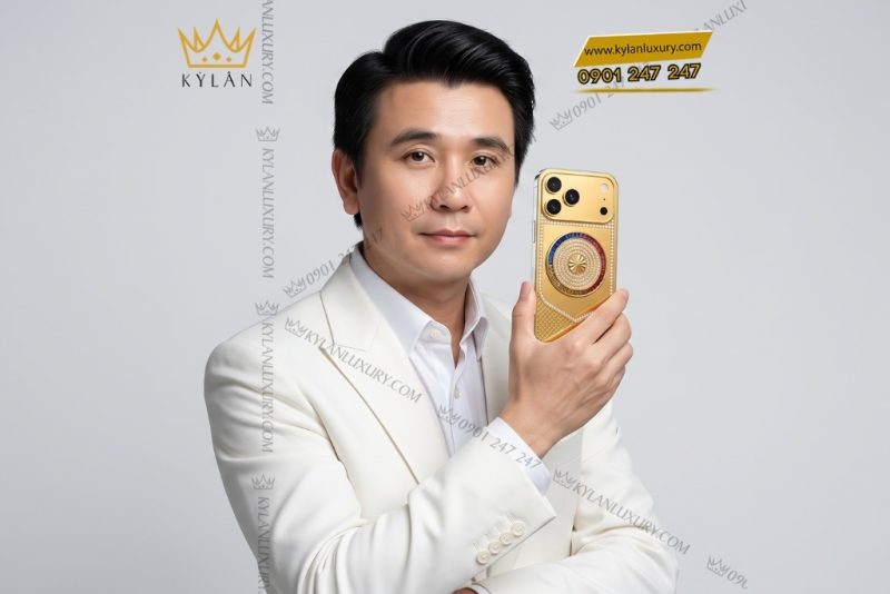 Điện thoại iPhone 17 Pro Max custom vàng đính kim cương và đá quý