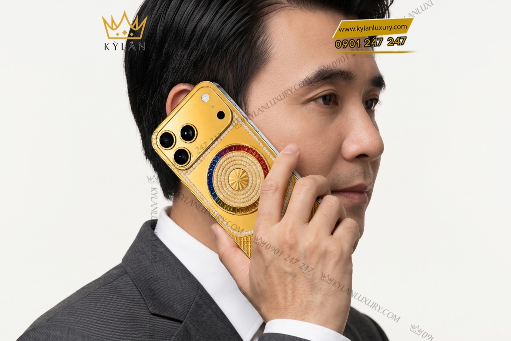 Điện thoại iPhone 17 Pro Max custom vàng đính kim cương và đá quý