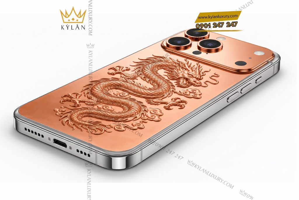 Kỳ Lân Luxury Dien thoai iPhone 17 Pro Max custom vang hong hoa tiet rong 3 Điện thoại iPhone 17 Pro Max custom vàng hồng họa tiết rồng