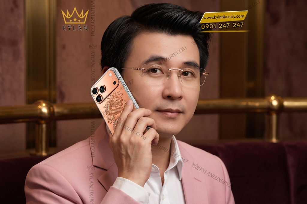 Điện thoại iPhone 17 Pro Max custom vàng hồng họa tiết rồng
