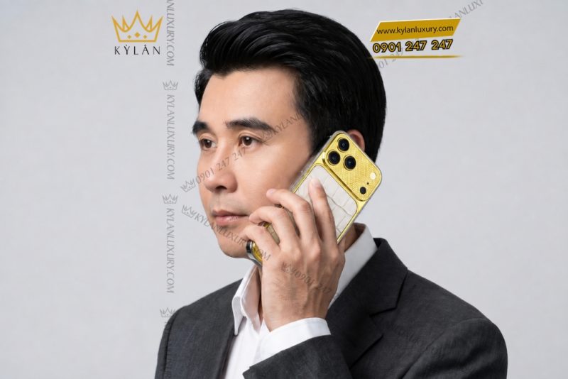 Điện thoại iPhone 17 Pro Max vàng Au750 bọc da cá sấu