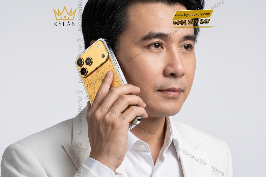 Kỳ Lân Luxury Dien thoai iPhone 17 Pro Max vang Au750 hoa tiet canh la dinh kim cuong 9 Điện thoại iPhone 17 Pro Max vàng Au750 họa tiết cánh lá đính kim cương