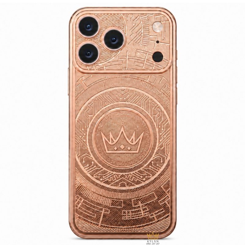 Điện thoại iPhone 17 Pro Max vàng hồng nguyên khối họa tiết logo vương miện Kỳ Lân Điện thoại iPhone 17 Pro Max vàng hồng nguyên khối họa tiết logo vương miện Kỳ Lân