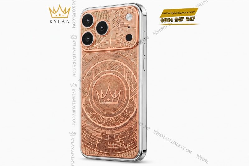 iphone-17-pro-max-vang-hong-nguyen-khoi-vuong-mien-ky-lan Điện thoại iPhone 17 Pro Max vàng hồng nguyên khối họa tiết logo vương miện Kỳ Lân