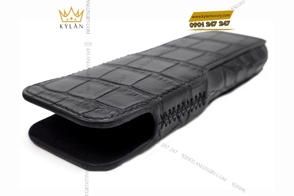 Bao da điện thoại XOR da cá đen 13 Kỳ Lân Luxury bao da dien thoai xor da ca sau den 2 Bao da điện thoại XOR da cá đen