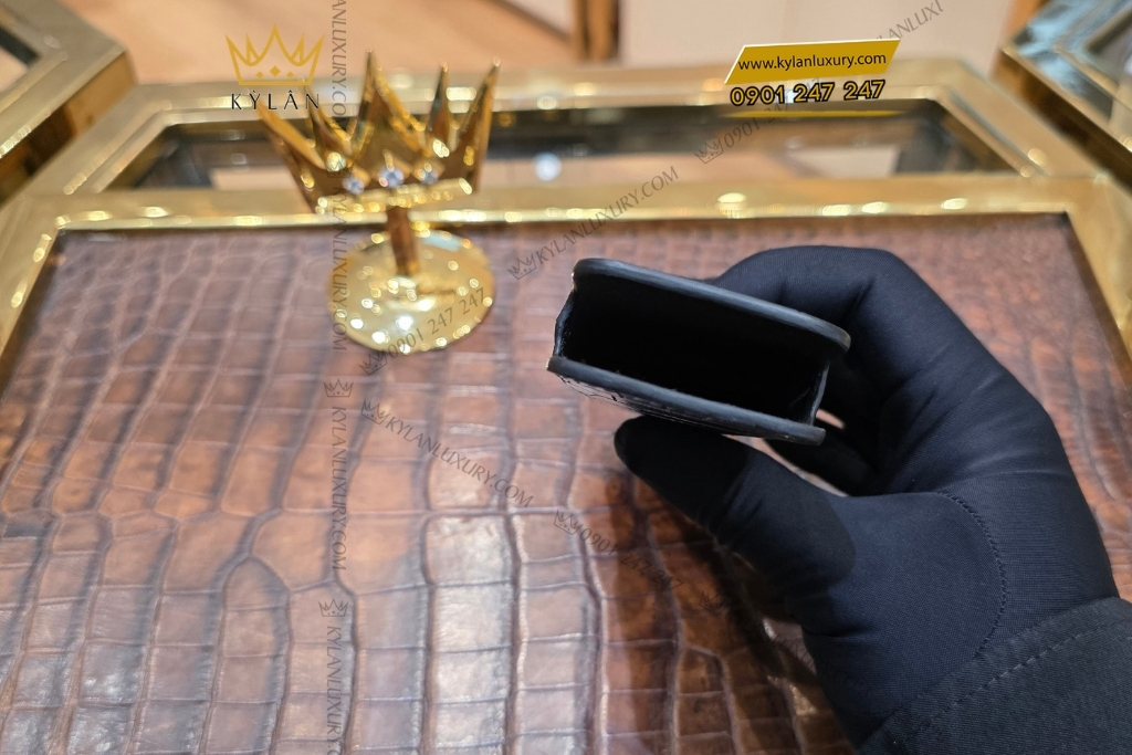 Bao da điện thoại XOR da cá đen 4 Kỳ Lân Luxury bao da dien thoai xor da ca sau den 6 Bao da điện thoại XOR da cá đen