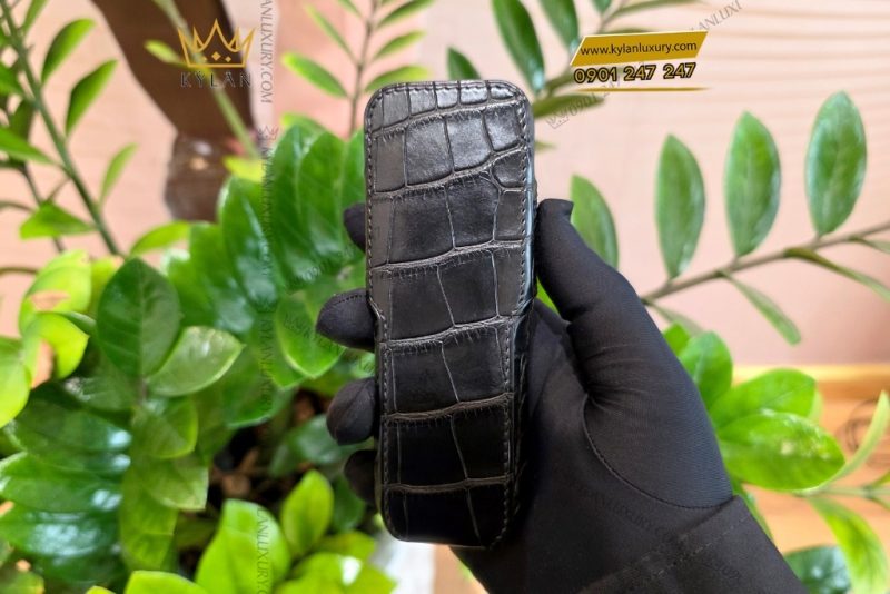 Bao da điện thoại XOR da cá đen