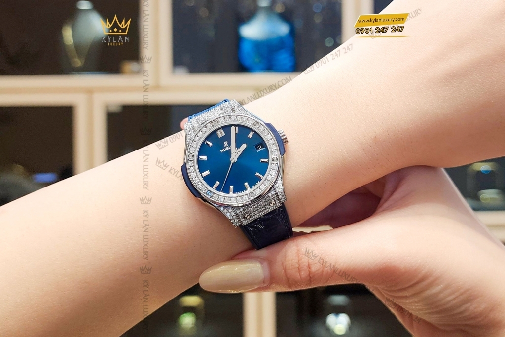 Kỳ Lân Luxury cap hublot classic fusion xanh dinh kim cuong 42mm 33mm 5 Cặp đồng hồ Hublot Classic Fusion xanh dương đính kim cương 42mm & 33mm