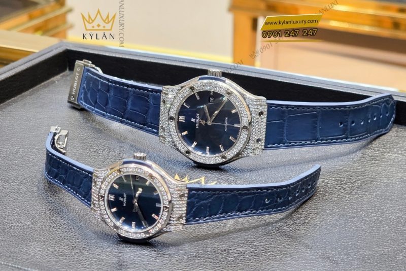 Cặp đồng hồ Hublot Classic Fusion xanh dương đính kim cương 42mm & 33mm